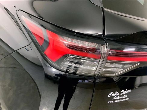 Used 2025 Mitsubishi Outlander SE image 28