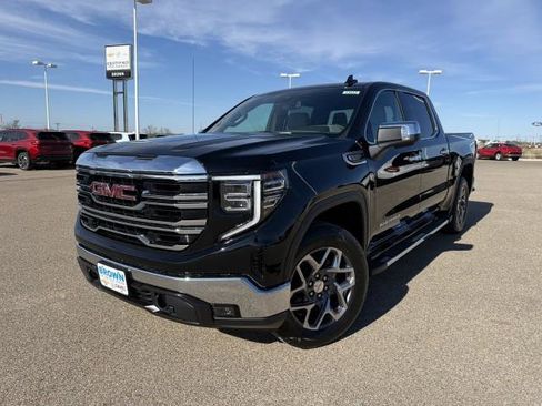 New 2026 GMC Sierra 1500 SLT image 2