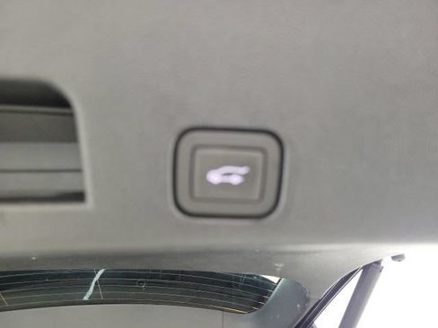 Used 2025 Chevrolet Traverse LT FWD image 15