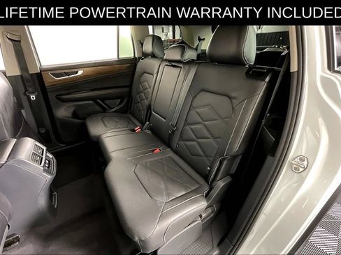 Used 2025 Volkswagen Atlas SE AWD/4WD image 36