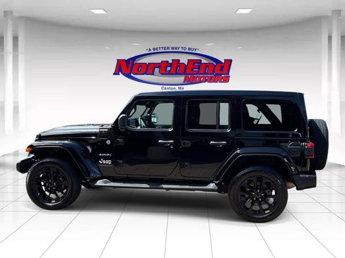 Used 2024 Jeep Wrangler Unlimited Sahara w/ Technology Group AWD/4WD image 4