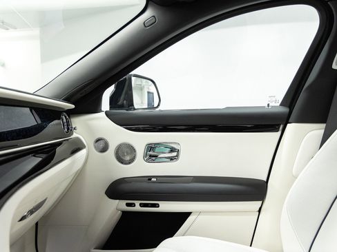 Used 2025 Rolls-Royce Ghost image 37