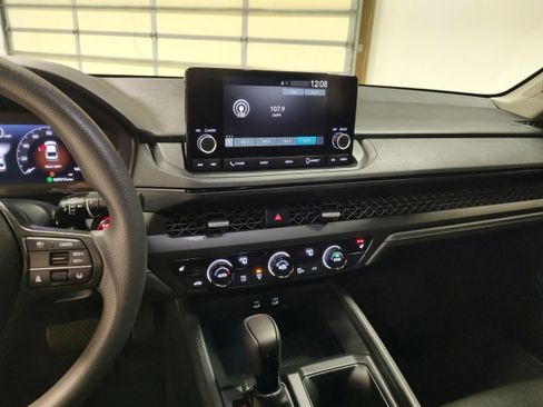 Used 2024 Honda Accord EX image 7