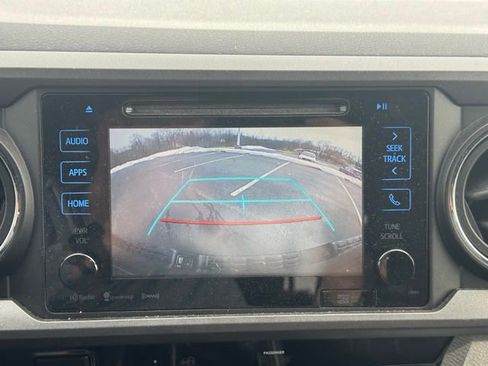 Used 2017 Toyota Tacoma TRD Off-Road w/ Exterior Package image 17