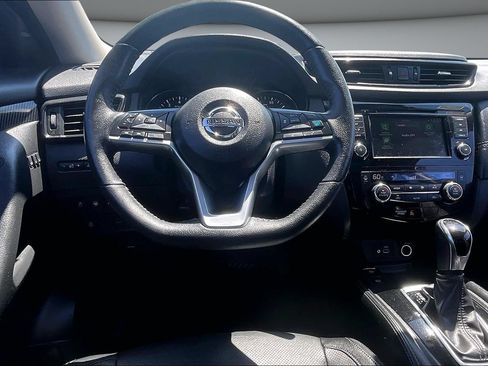 Used 2019 Nissan Rogue SL w/ Premium Package FWD image 8