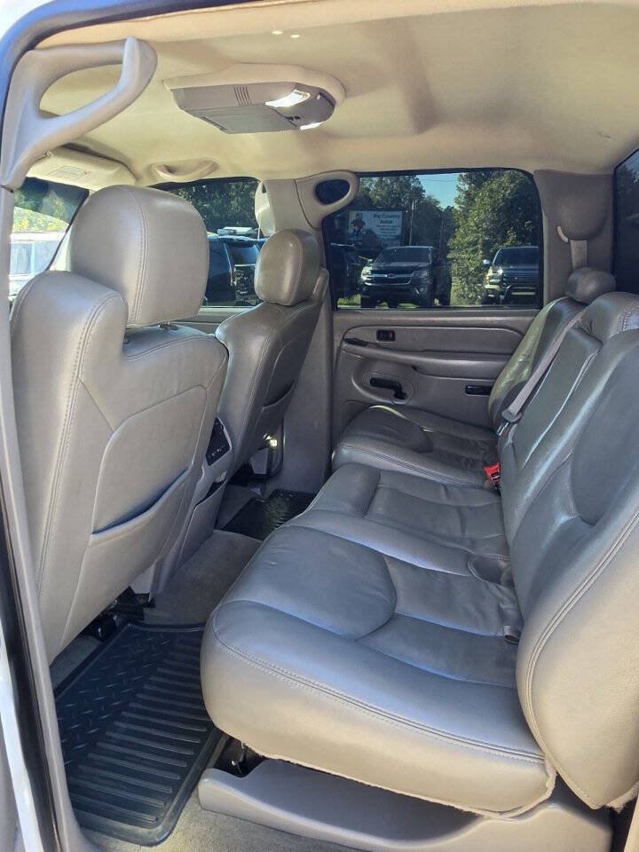 Used 2007 GMC Sierra 2500 SLT w/ Heavy-Duty Power Package AWD/4WD image 10