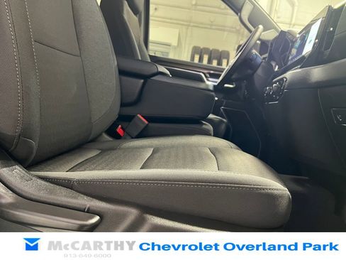 Used 2025 Chevrolet Silverado 2500 LT w/ Convenience Package image 27