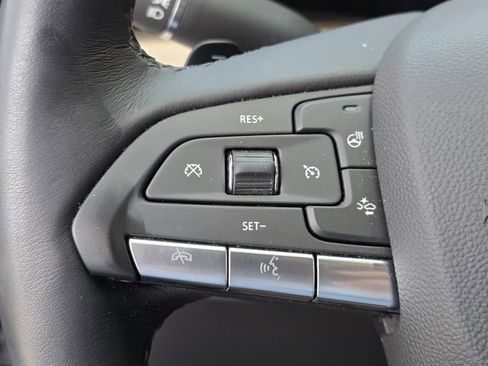 Used 2025 Cadillac XT4 Premium Luxury FWD image 34
