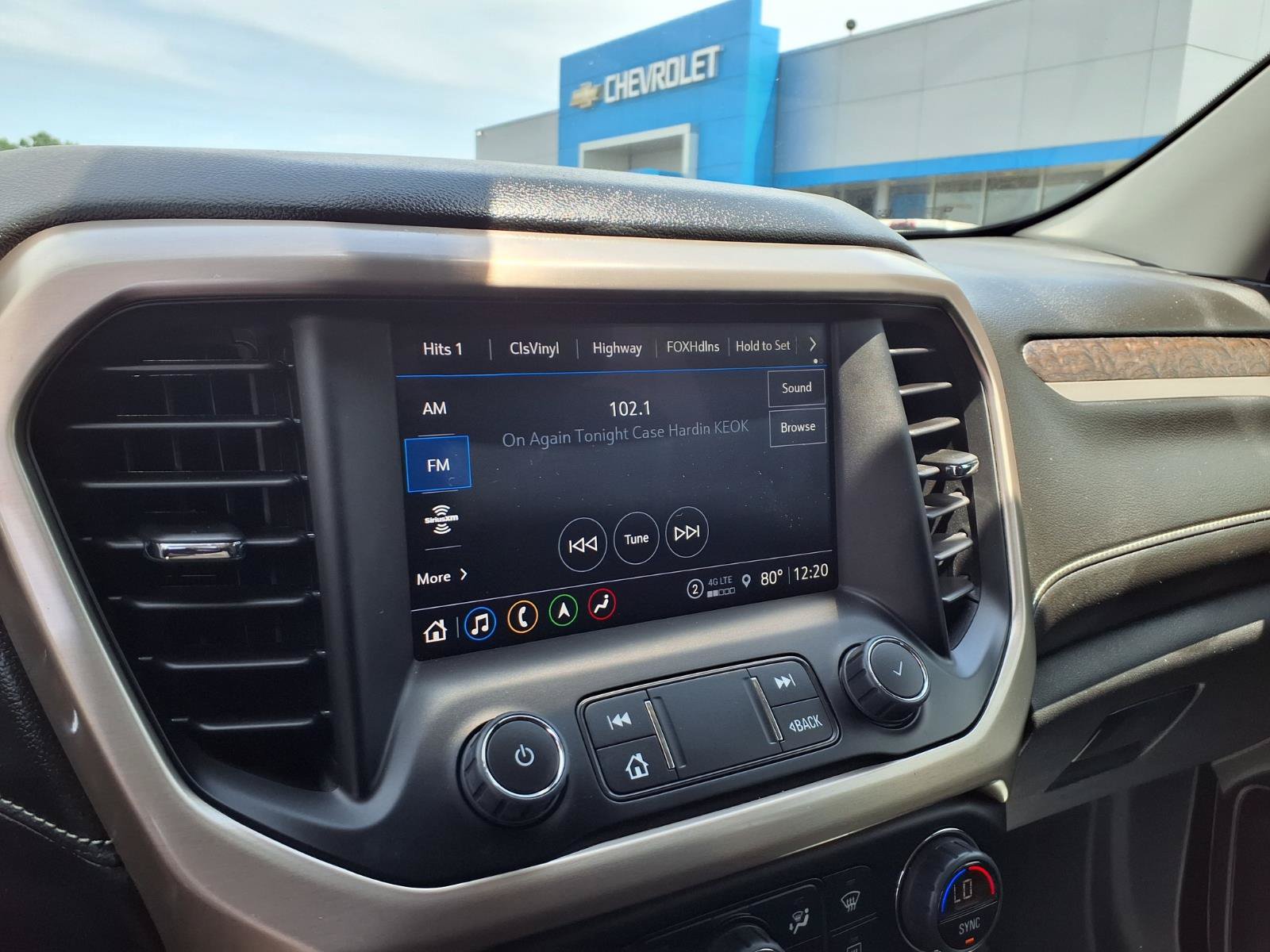 Used 2023 GMC Acadia Denali FWD image 4