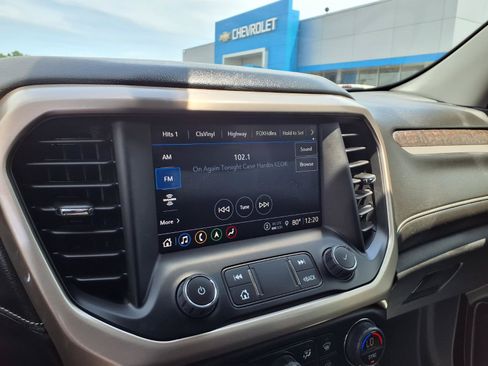Used 2023 GMC Acadia Denali FWD image 4