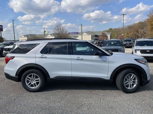 New 2026 Ford Explorer Active image 2