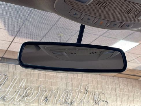 Used 2017 Ford Fusion SE w/ Fusion SE Technology Package image 27