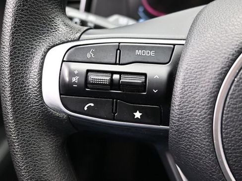 Used 2025 Kia Sportage LX AWD/4WD image 25