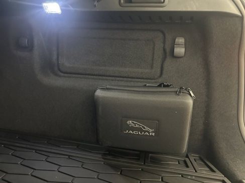 Used 2025 Jaguar F-PACE R-Dynamic S image 32