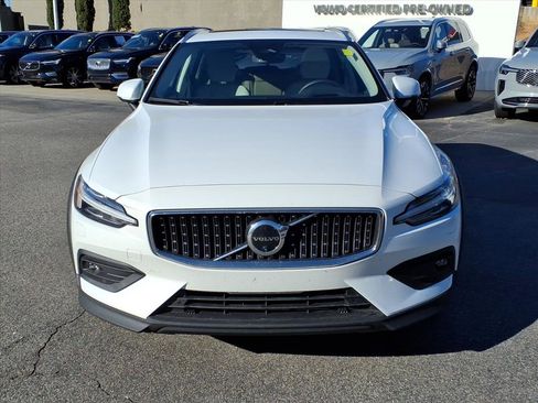 Certified 2026 Volvo V60 B5 Cross Country Ultra w/ Protection Package Premier image 8
