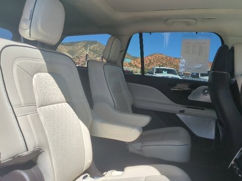 Used 2020 Lincoln Aviator Black Label Grand Touring w/ Class IV Trailer Tow Package image 19