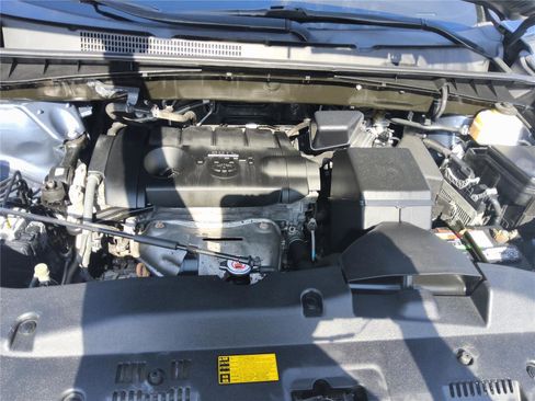 Used 2018 Toyota Highlander LE FWD image 13