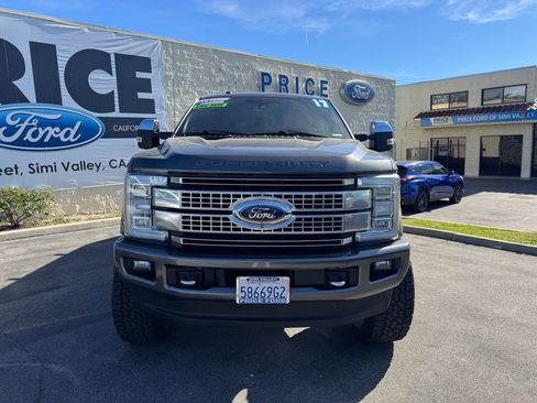 Used 2017 Ford F350 Platinum w/ Platinum Ultimate Package image 4