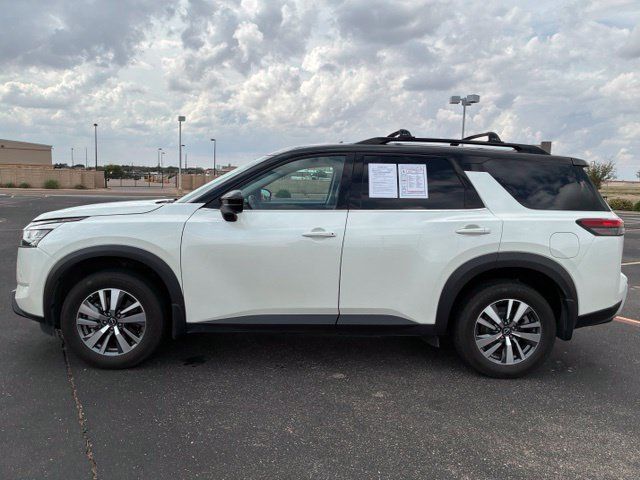 Certified 2024 Nissan Pathfinder SL FWD image 3