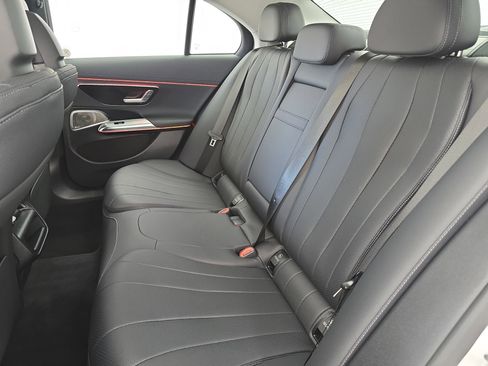 Used 2025 Mercedes-Benz E 350 Sedan image 14