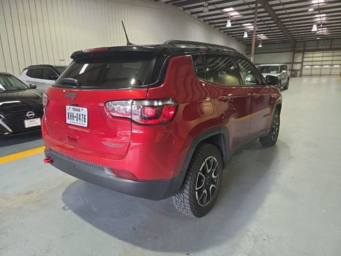 Used 2025 Jeep Compass Trailhawk AWD/4WD image 9