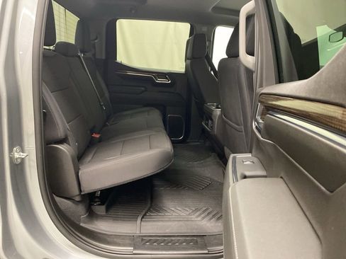 Used 2024 Chevrolet Silverado 1500 LT Trail Boss w/ Dark Appearance Package image 17