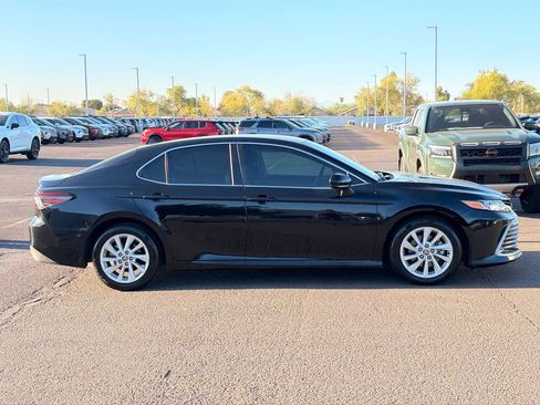 Used 2022 Toyota Camry LE w/ Carpet Mat Package (TMS) FWD image 6
