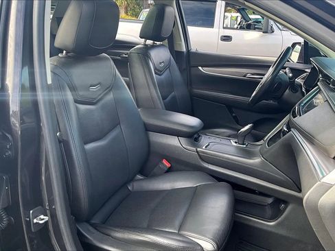 Used 2018 Cadillac XT5 Premium Luxury image 7