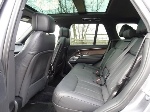 Certified 2023 Land Rover Range Rover SE image 19