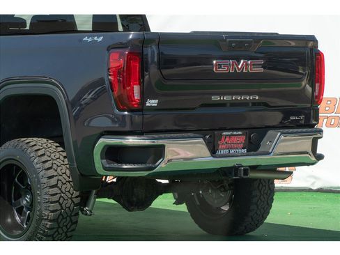 Used 2025 GMC Sierra 1500 SLT AWD/4WD image 16