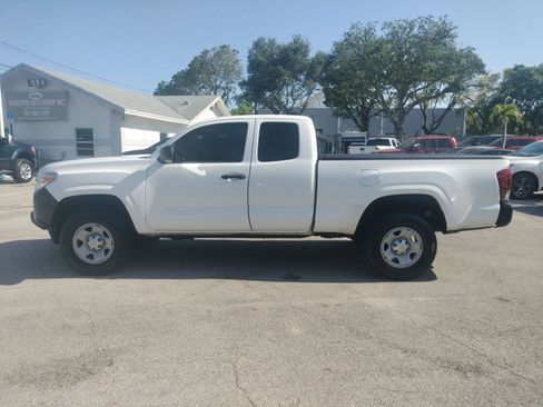 Used 2020 Toyota Tacoma SR RWD image 4