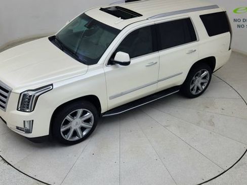 Used 2015 Cadillac Escalade Luxury RWD image 80