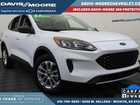 Used 2022 Ford Escape SE image 1