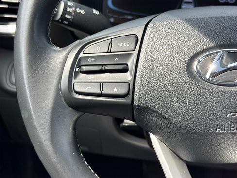 Used 2024 Hyundai Venue SEL FWD image 16