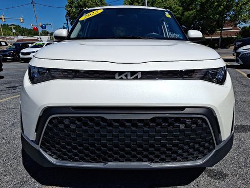 Used 2025 Kia Soul LX w/ LX Technology Package FWD image 8