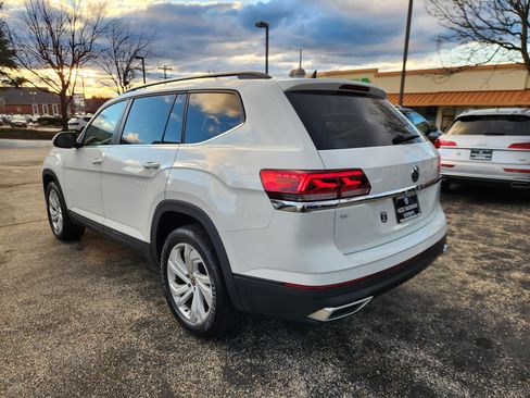 Certified 2023 Volkswagen Atlas SE w/ Panoramic Sunroof Package image 3