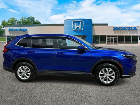 Certified 2025 Honda CR-V LX image 3