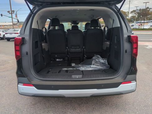 New 2026 Kia Carnival LXS FWD image 25