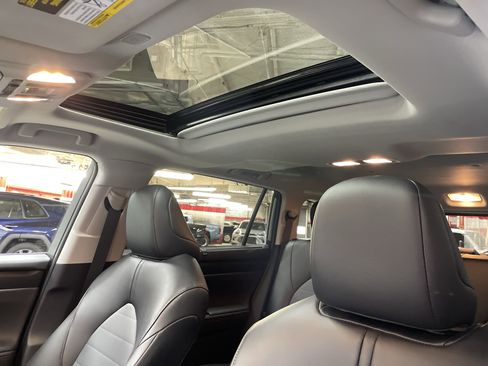 Used 2026 Toyota Highlander XLE image 28