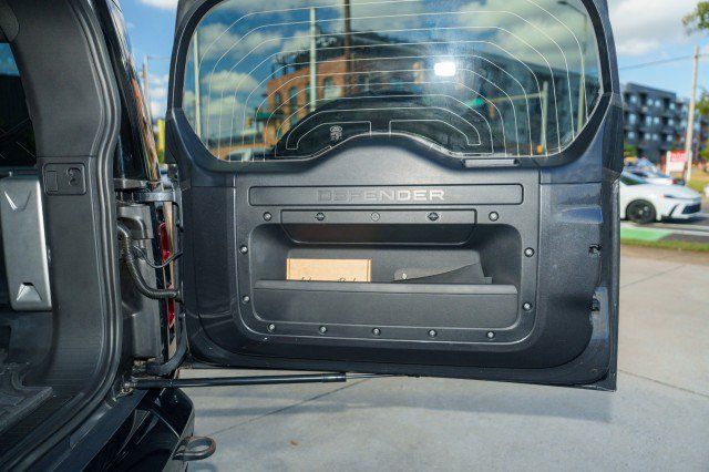 Used 2023 Land Rover Defender 130 X-Dynamic SE AWD/4WD image 22