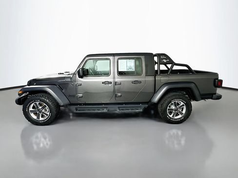 Used 2024 Jeep Gladiator Sport AWD/4WD image 4