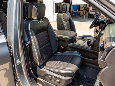 Used 2026 GMC Yukon AT4 Ultimate w/ LPO, Floor Liner Package AWD/4WD image 31