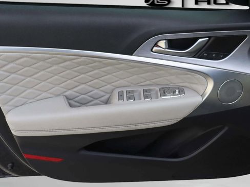 Used 2021 Genesis G70 2.0T w/ Prestige Package image 14