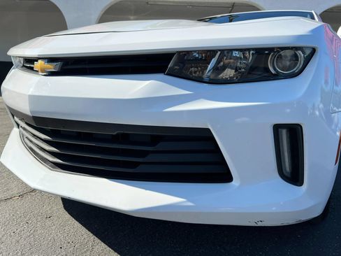 Used 2018 Chevrolet Camaro LT RWD image 4