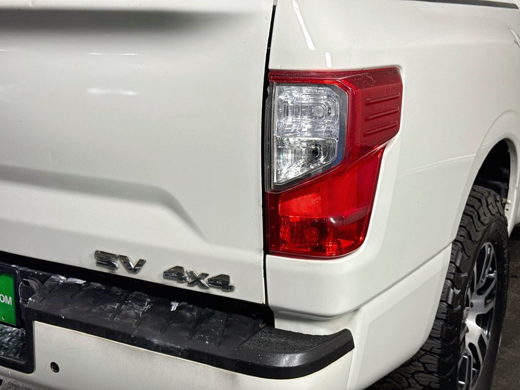 Used 2021 Nissan Titan SV w/ SV Convenience Package AWD/4WD image 32