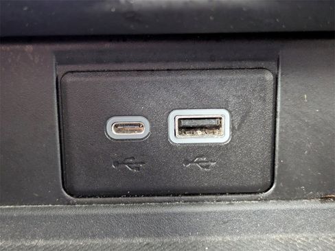 Used 2021 Chevrolet Tahoe High Country image 34