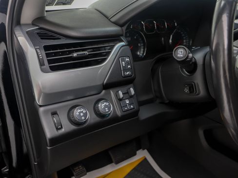 Used 2020 Chevrolet Suburban Premier AWD/4WD image 21