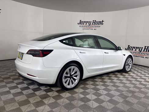 Used 2023 Tesla Model 3 Standard Range image 4