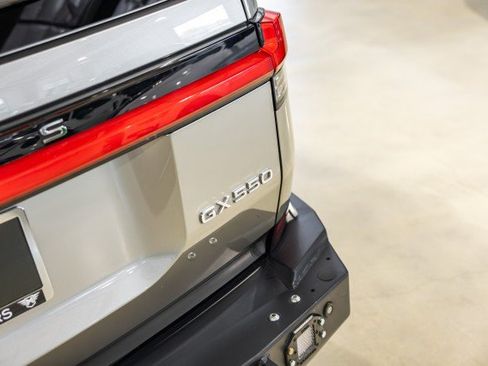 Used 2025 Lexus GX 550 AWD/4WD image 16