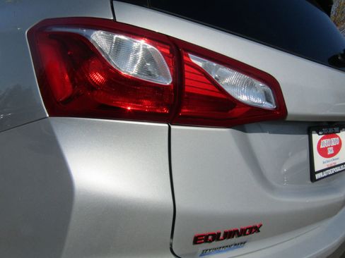 Used 2018 Chevrolet Equinox LT FWD image 11